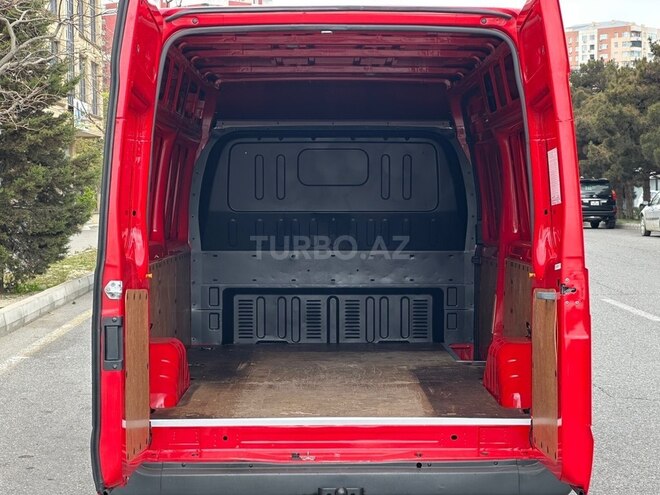 Ford Transit-9