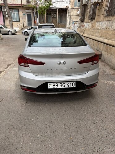 Hyundai Elantra-8