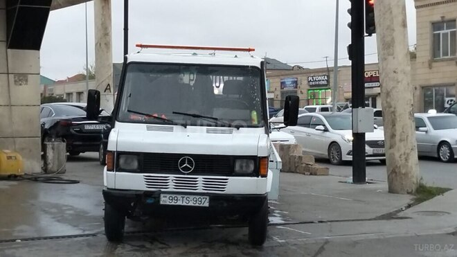 Mercedes 410 D-1