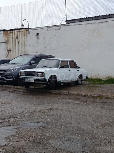 LADA (VAZ) 2107-2