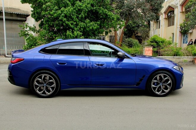 BMW i4-5