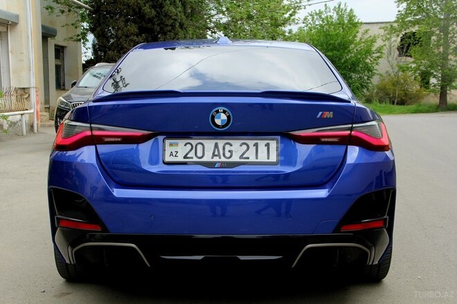 BMW i4-6