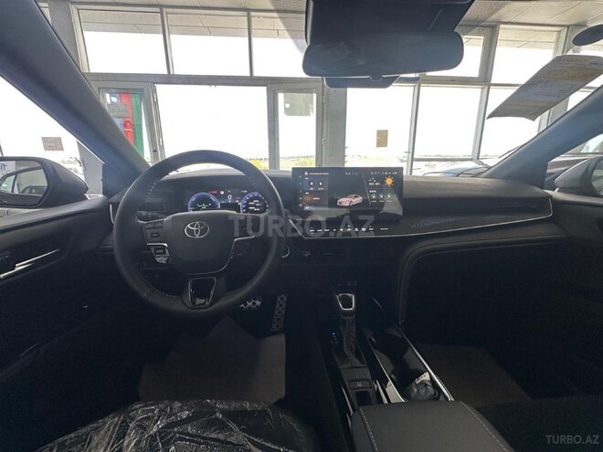 Toyota Camry-5