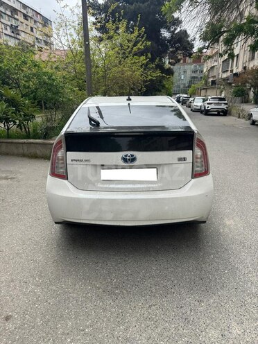 Toyota Prius-3