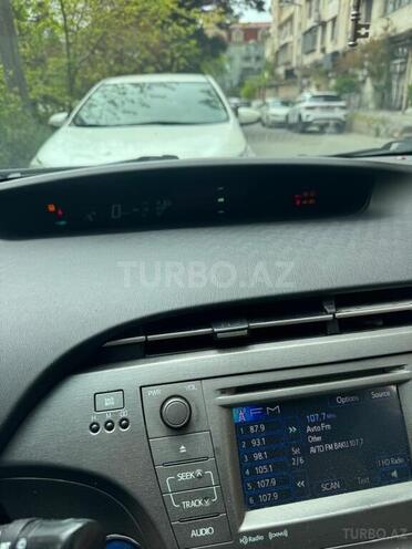 Toyota Prius-4