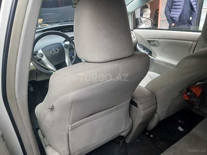 Toyota Prius-9