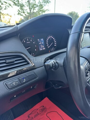 Hyundai Sonata-14