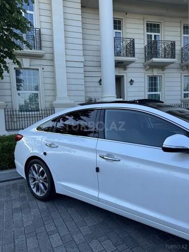 Hyundai Sonata-4