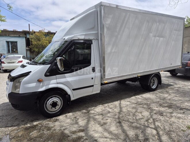 Ford Transit-5