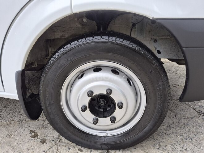 Ford Transit-7