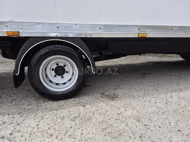 Ford Transit-6