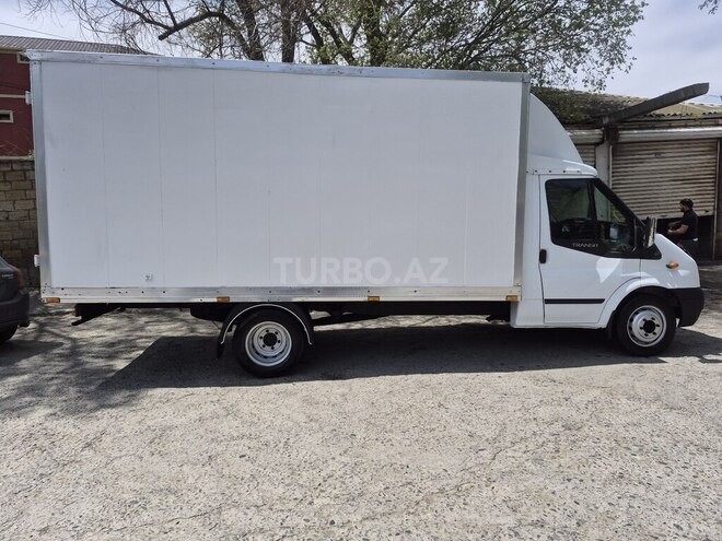 Ford Transit-14