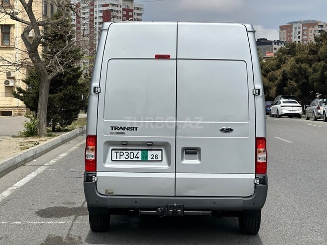 Ford Transit-8