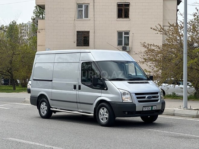 Ford Transit-4