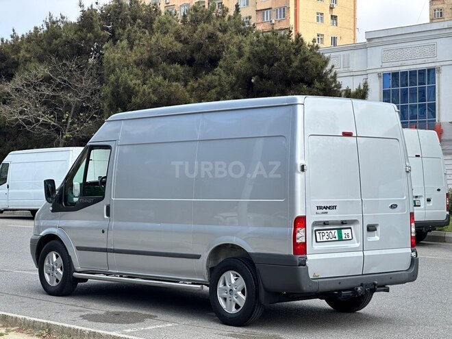 Ford Transit-7