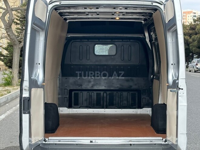 Ford Transit-11