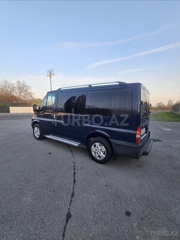 Ford Transit-13