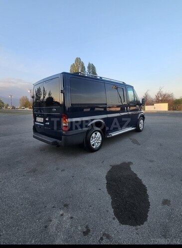 Ford Transit-11