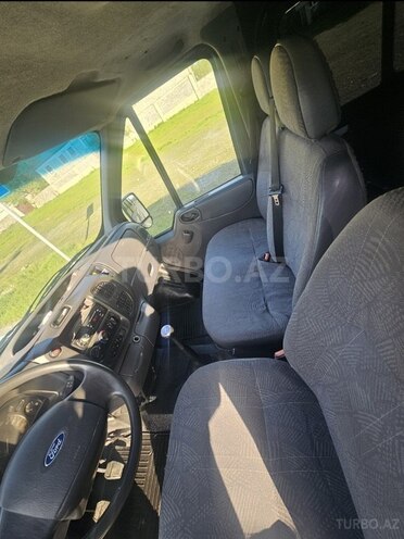 Ford Transit-18