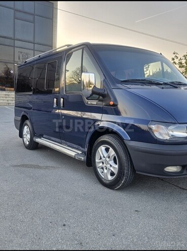 Ford Transit-8