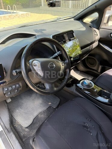 Nissan Leaf-5
