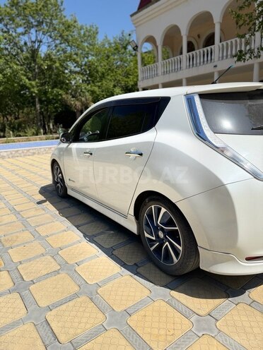 Nissan Leaf-3