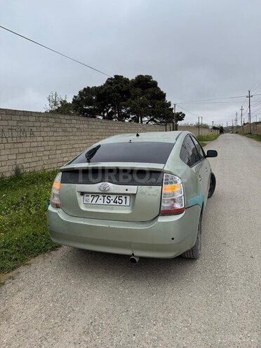 Toyota Prius-3