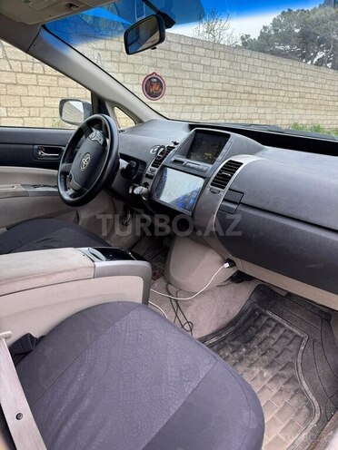 Toyota Prius-7