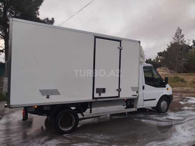 Ford Transit-10