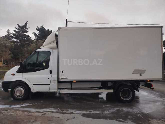 Ford Transit-9