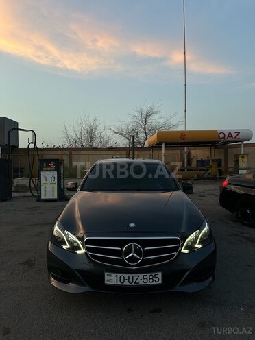 Mercedes E 220-2
