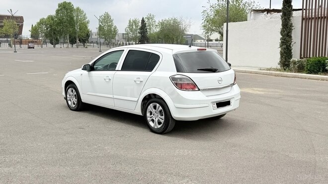 Opel Astra-12