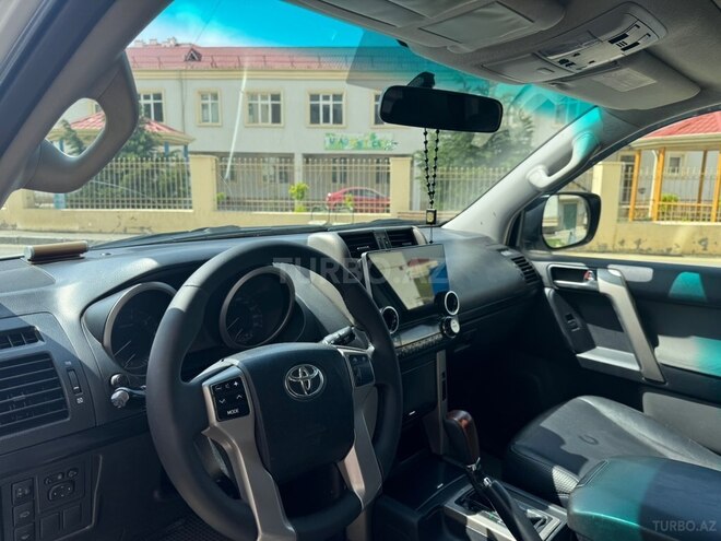 Toyota Land Cruiser Prado-6