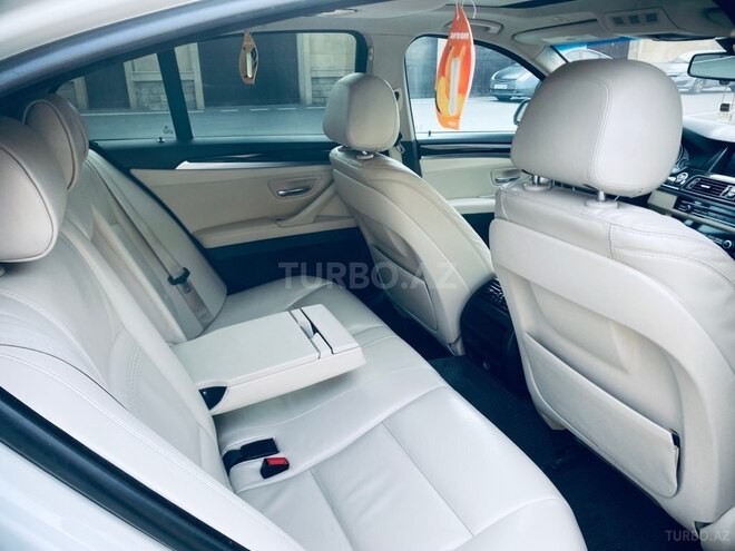 BMW 528-9