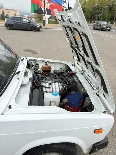 LADA (VAZ) 2107-2