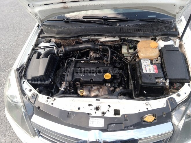 Opel Astra 2009, 289,462 km - 1.4 l - Şəki