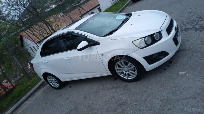 Chevrolet Aveo-3