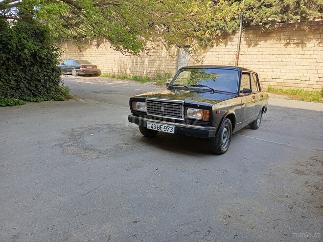 LADA (VAZ) 2107-1