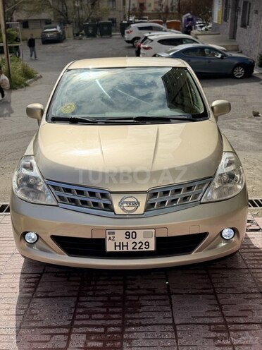 Nissan Tiida-4