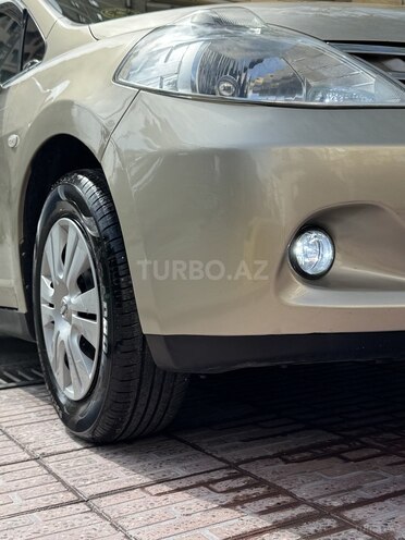 Nissan Tiida-2