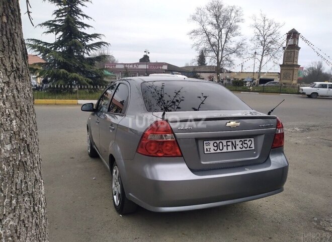 Chevrolet Aveo-8