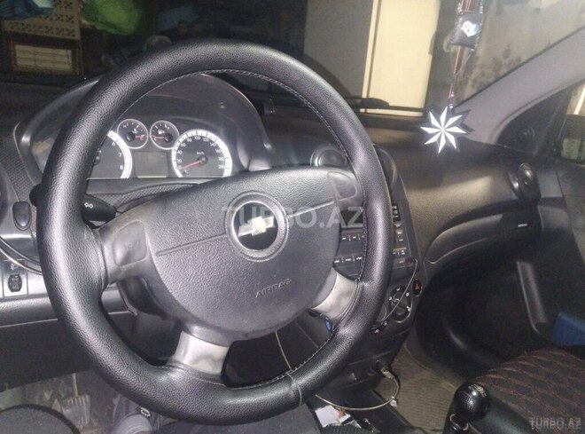 Chevrolet Aveo-7