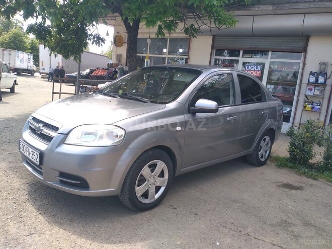 Chevrolet Aveo-3
