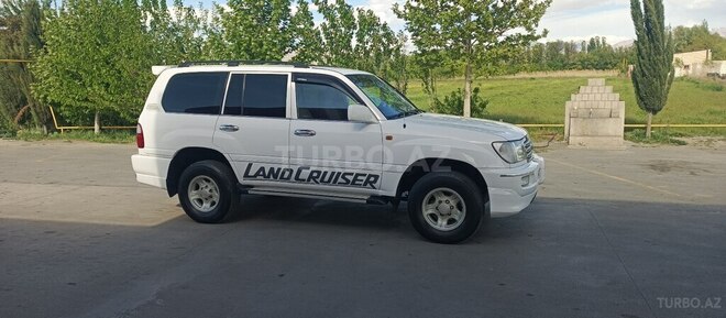 Toyota Land Cruiser-6