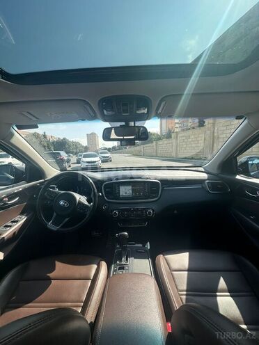 Kia Sorento-16