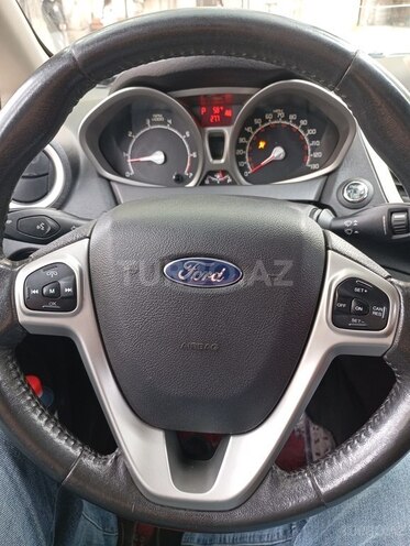 Ford Fiesta-2