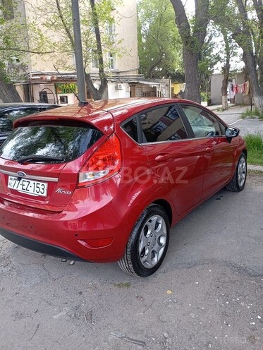 Ford Fiesta-12