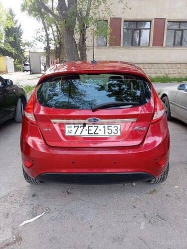 Ford Fiesta-13