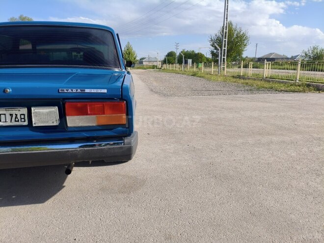 LADA (VAZ) 2107-2