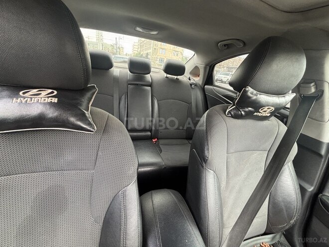 Hyundai Sonata-8